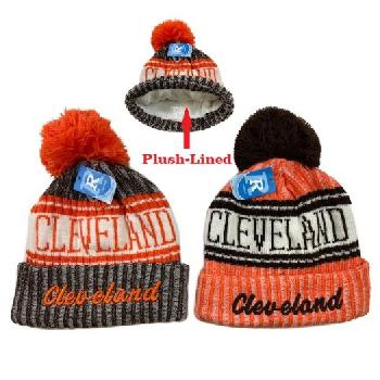 Plush-Lined Knit Hat with PomPom [Script CLEVELAND B/O]