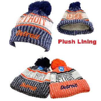 Plush-Lined Knit Hat with Pompom [Script DETROIT]